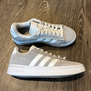 Adidas Women’s Light Gray Sneakers